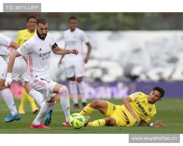 西甲比利亚雷亚尔更衣室