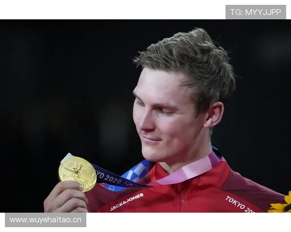 安赛龙家的冰箱里只放蛋白粉和冰块